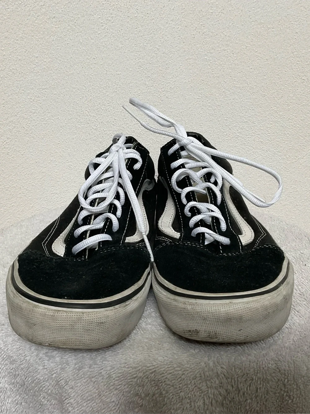 Vans Old Skool Classic Black, White Low Top Skate Sneakers Size 9.5 Men's